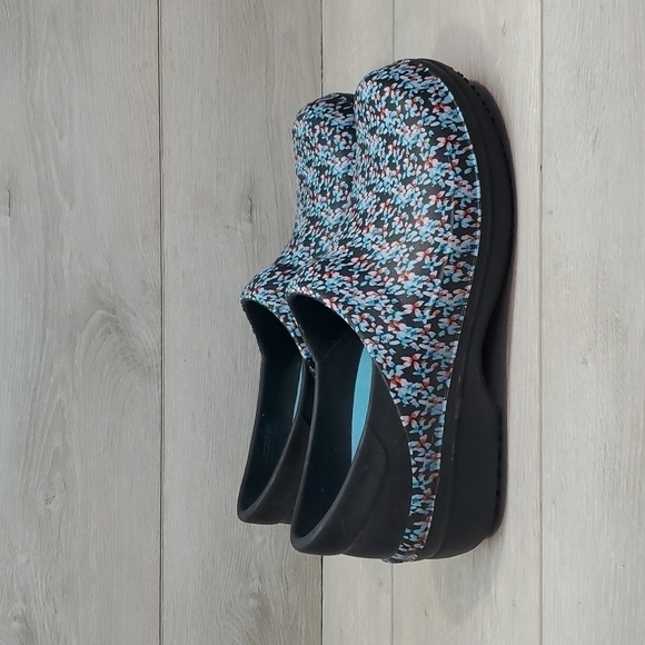 Croc Womens Neria Pro Triple Comfort Floral Rubber Clogs shoes sz 11 - Picture 2 of 11